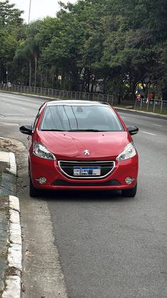 PEUGEOT 208 1.6 GRIFFE 16V FLEX 4P AUTOMÁTICO PEUGEOT 208 1.6 GRIFFE 16V FLEX 4P AUTOMÁTICO